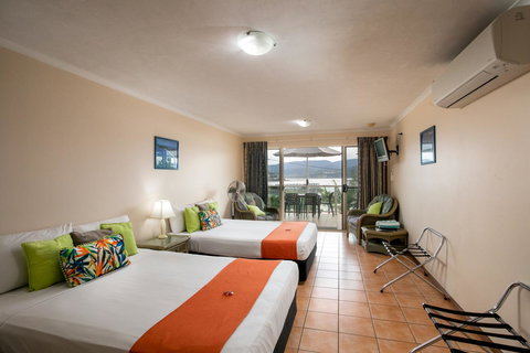 Sunlit Waters Studio Apartments - South Australia Travel 23