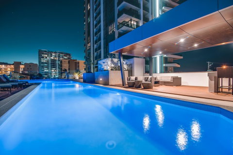 Iconic Kirra Beach Resort - South Australia Travel 14