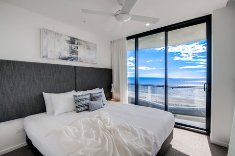 Iconic Kirra Beach Resort - South Australia Travel 22