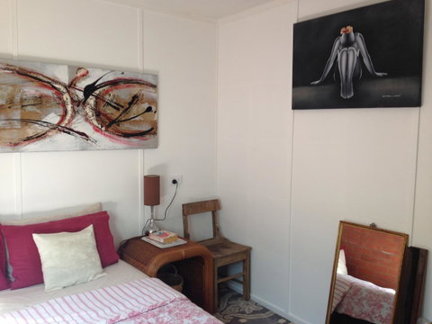 XYL Pets Friendly Seaside Boutique Guesthouse - South Australia Travel 13