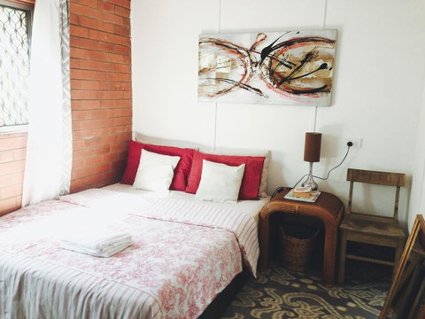 XYL Pets Friendly Seaside Boutique Guesthouse - South Australia Travel 0