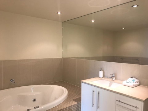 Proximity Waterfront Apartments - South Australia Travel 12