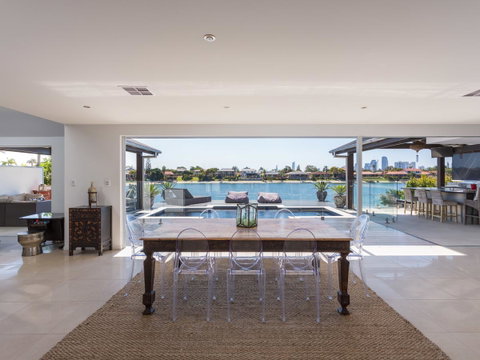 Rumrunner Resort - South Australia Travel 1