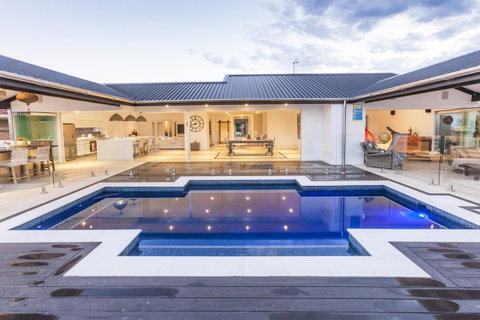 Rumrunner Resort - South Australia Travel 3