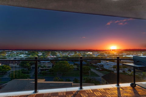 Sunset Retreat Mooloolaba - South Australia Travel 17