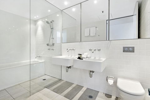 ULTIQA Air On Broadbeach - South Australia Travel 30