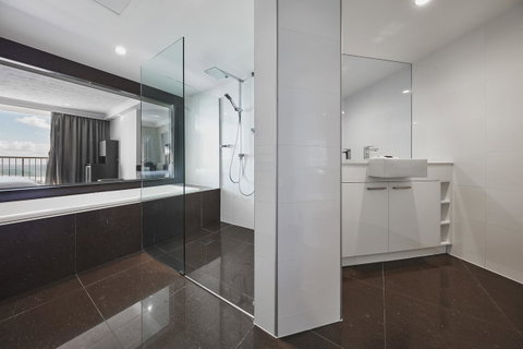 Novotel Surfers Paradise - South Australia Travel 20