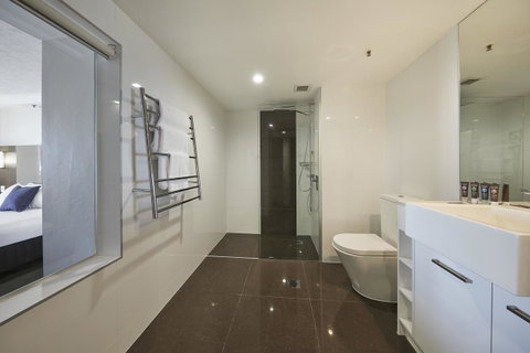 Novotel Surfers Paradise - South Australia Travel 30