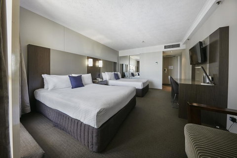 Novotel Surfers Paradise - South Australia Travel 11