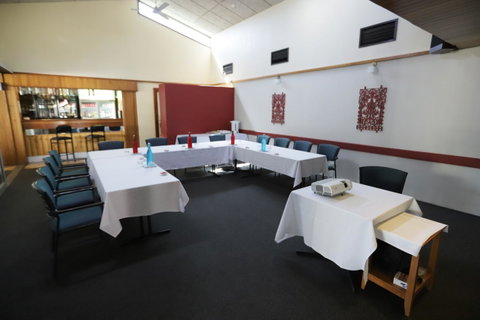 Emerald Central Hotel Official - South Australia Travel 14