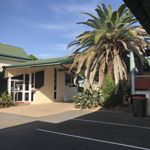 Emerald Central Hotel Official - South Australia Travel 24