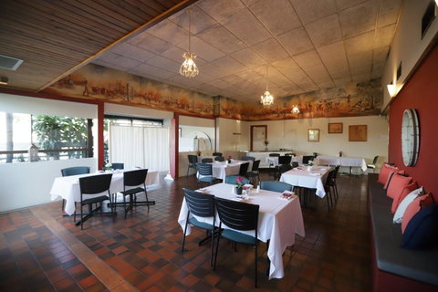 Emerald Central Hotel Official - South Australia Travel 11