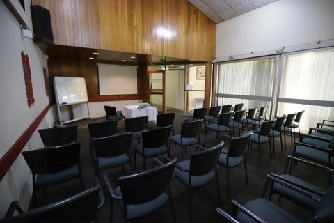 Emerald Central Hotel Official - South Australia Travel 16