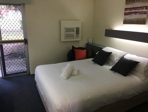 Emerald Central Hotel Official - South Australia Travel 21