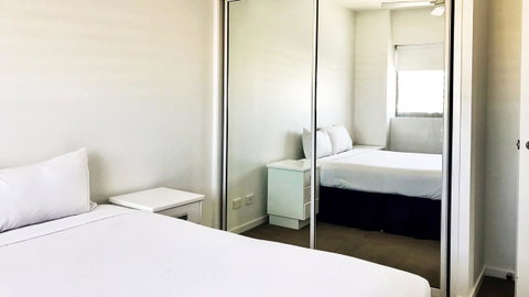 Oaks Townsville Gateway Suites - South Australia Travel 5
