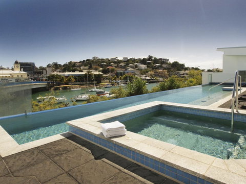Oaks Townsville Gateway Suites - South Australia Travel 2