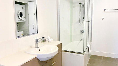 Oaks Townsville Gateway Suites - South Australia Travel 7