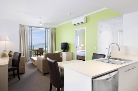Oaks Townsville Gateway Suites - South Australia Travel 12
