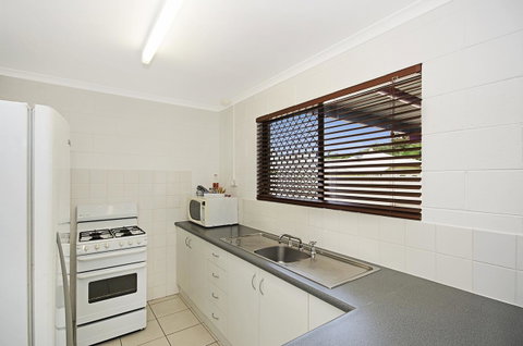 Townsville Holiday Apartments - South Australia Travel 17