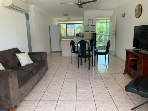 Townsville Holiday Apartments - South Australia Travel 0