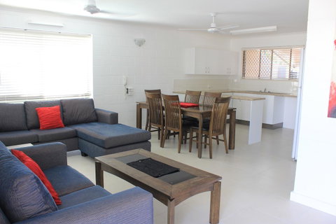 Townsville Holiday Apartments - South Australia Travel 9