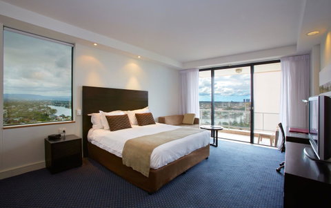 Crowne Plaza Surfers Paradise, An IHG Hotel - South Australia Travel 13