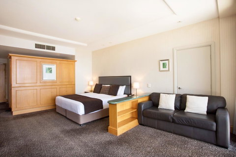 Crowne Plaza Surfers Paradise, An IHG Hotel - South Australia Travel 21