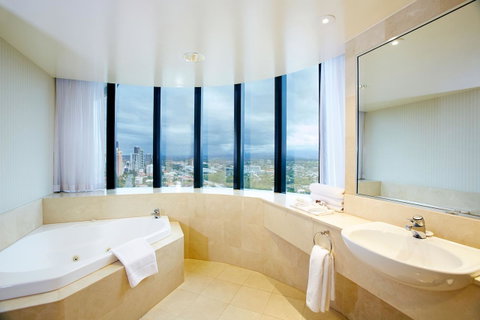 Crowne Plaza Surfers Paradise, An IHG Hotel - South Australia Travel 41