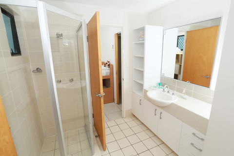 Beach Club Resort Mooloolaba - South Australia Travel 25