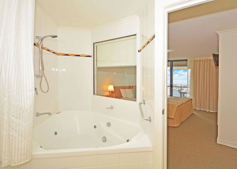 Mantra Hervey Bay - South Australia Travel 24