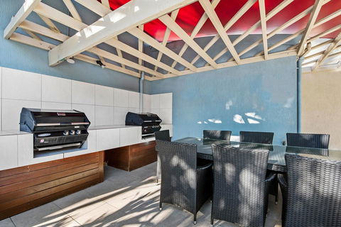 Sailport Mooloolaba Apartments - South Australia Travel 8