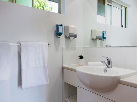 Anchor Motel Noosa - South Australia Travel 6