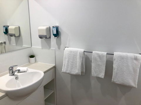 Anchor Motel Noosa - South Australia Travel 24