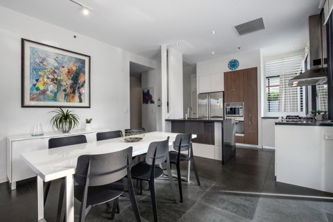 Ultra Broadbeach - South Australia Travel 24