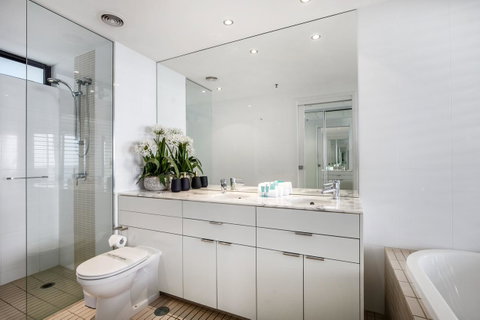 Ultra Broadbeach - South Australia Travel 14