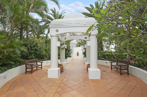 ULTIQA Burleigh Mediterranean Resort - South Australia Travel 18