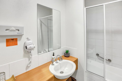 Coral Tree Inn - South Australia Travel 33
