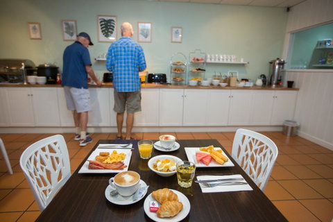Coral Tree Inn - South Australia Travel 8