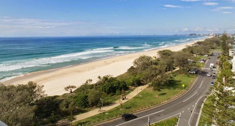 Boulevard Towers On Broadbeach - South Australia Travel 37