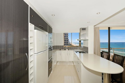 Boulevard Towers On Broadbeach - South Australia Travel 1