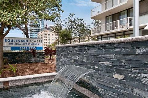 Boulevard Towers On Broadbeach - South Australia Travel 5