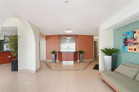Boulevard Towers On Broadbeach - South Australia Travel 11