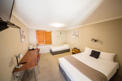 Cosmopolitan Motel & Serviced Apartments - South Australia Travel 6
