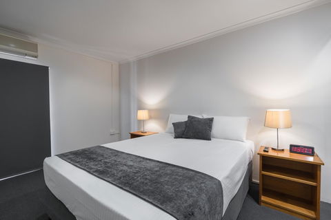 Cosmopolitan Motel & Serviced Apartments - South Australia Travel 3