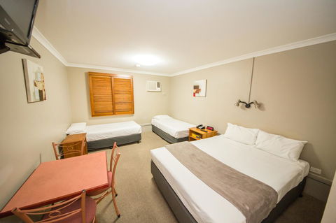 Cosmopolitan Motel & Serviced Apartments - South Australia Travel 7
