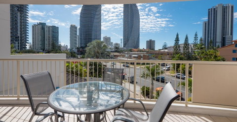 Broadbeach Savannah Resort - South Australia Travel 19