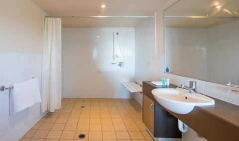 Broadbeach Savannah Resort - South Australia Travel 36