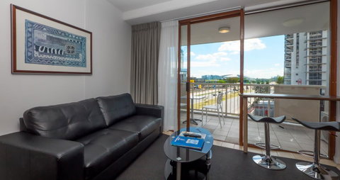 Broadbeach Savannah Resort - South Australia Travel 37