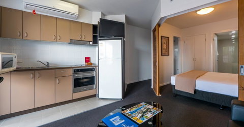 Broadbeach Savannah Resort - South Australia Travel 30
