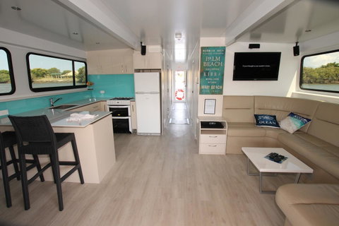 Coomera Houseboats - South Australia Travel 9